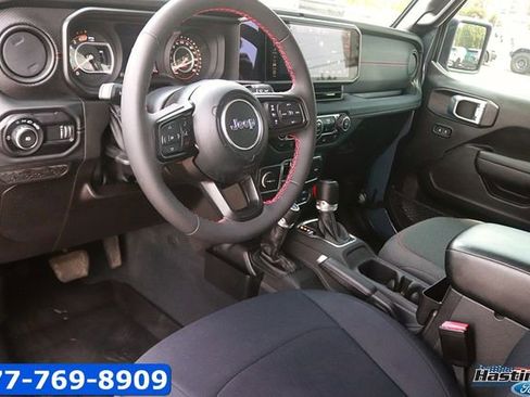 Used 2024 Jeep Wrangler Unlimited Rubicon w/ XTREMEE 35" Tire Package AWD/4WD image 13