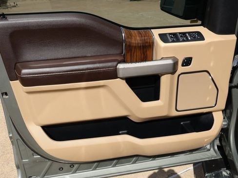 Certified 2019 Ford F150 Lariat w/ Equipment Group 502A Luxury image 22