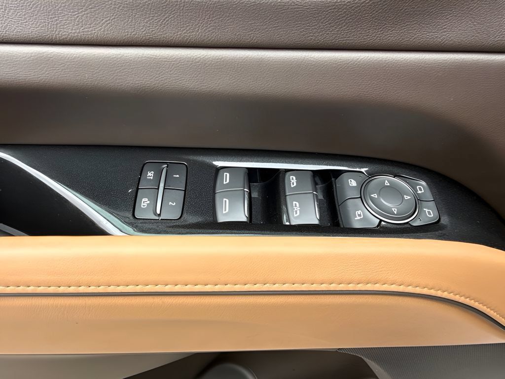 Used 2022 Cadillac Escalade Premium Luxury RWD image 32