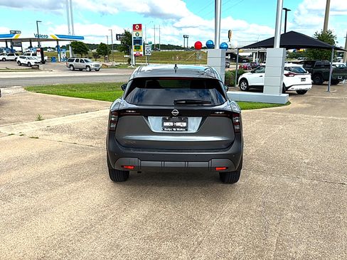 Certified 2025 Nissan Kicks SR FWD image 5