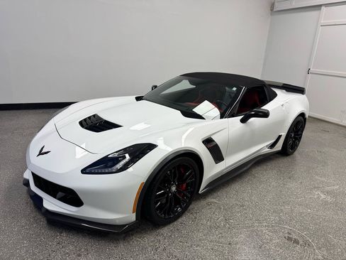 Used 2015 Chevrolet Corvette Z06 w/ 3LZ Preferred Equipment Group RWD image 25