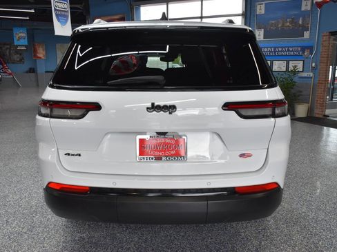 Used 2024 Jeep Grand Cherokee L Laredo AWD/4WD image 5