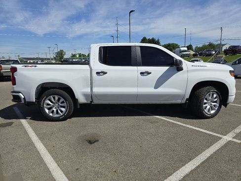 Used 2023 Chevrolet Silverado 1500 Custom AWD/4WD image 17