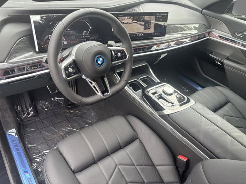 Used 2026 BMW 750e xDrive AWD/4WD image 18
