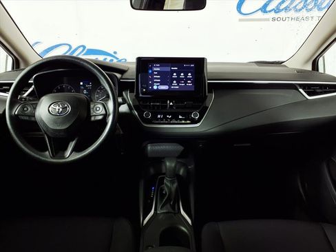 Used 2024 Toyota Corolla LE image 3