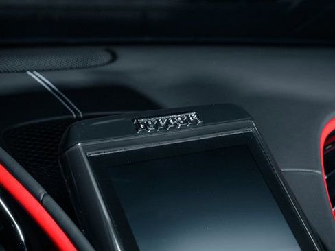 Used 2021 Ferrari Roma image 15