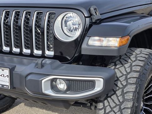 Used 2020 Jeep Gladiator Overland w/ Popular Equipment Package image 7