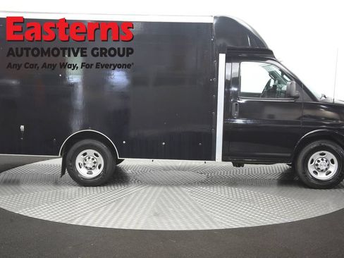 Used 2017 Chevrolet Express 3500 RWD image 42
