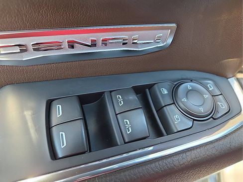 Used 2023 GMC Sierra 1500 Denali AWD/4WD image 15