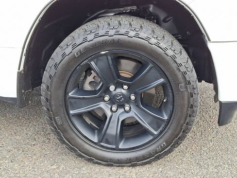 Used 2021 RAM 1500 Big Horn image 8