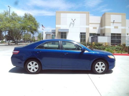 Used 2009 Toyota Camry LE FWD image 7