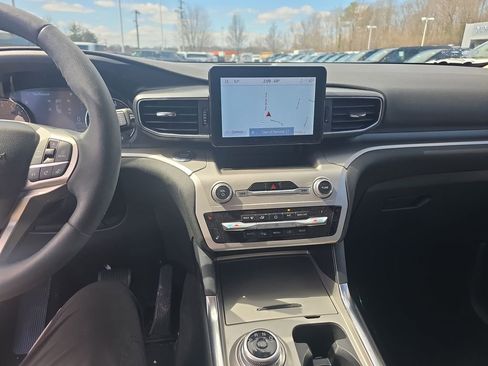 Used 2022 Ford Explorer XLT w/ Equipment Group 202A image 19
