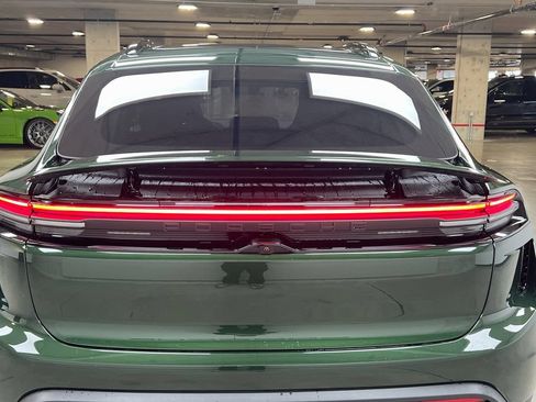 Certified 2026 Porsche Macan Turbo Electric AWD/4WD image 38