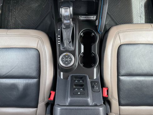 Used 2022 Ford Bronco Wildtrak AWD/4WD image 31