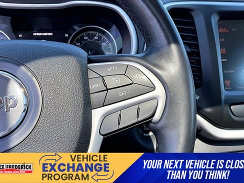 Used 2015 Jeep Cherokee Limited AWD/4WD image 16