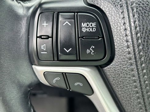 Used 2017 Toyota Highlander Limited FWD image 23