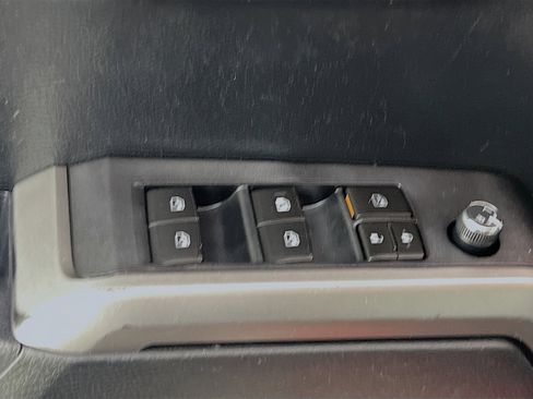 Used 2017 Toyota Tacoma SR5 w/ Tow Package image 17