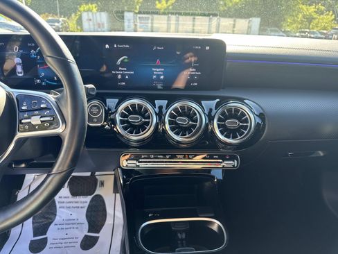 Used 2023 Mercedes-Benz CLA 250 4MATIC image 25