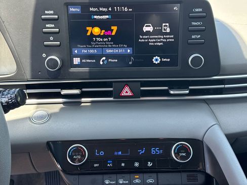 Used 2023 Hyundai Elantra SEL w/ Cargo Package FWD image 27