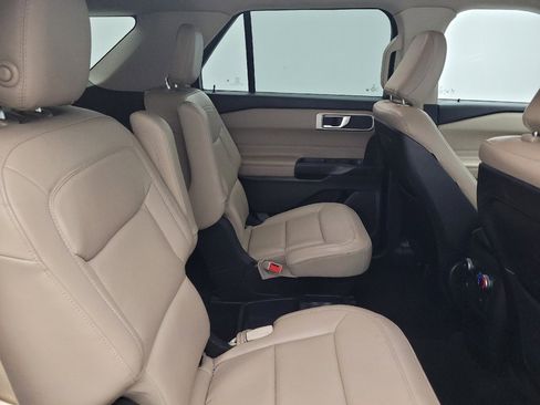 Used 2020 Ford Explorer XLT w/ Equipment Group 202A RWD image 19