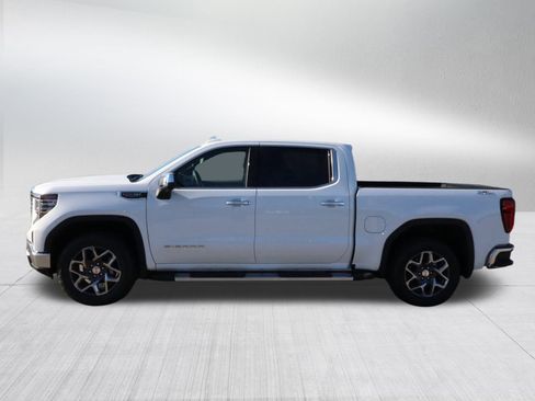 New 2026 GMC Sierra 1500 SLT image 4