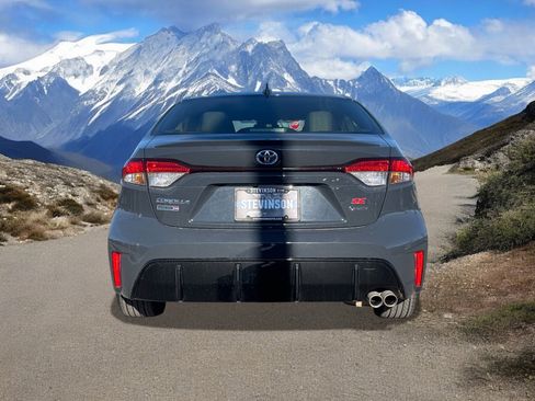Used 2025 Toyota Corolla SE w/ SE Premium Package image 4