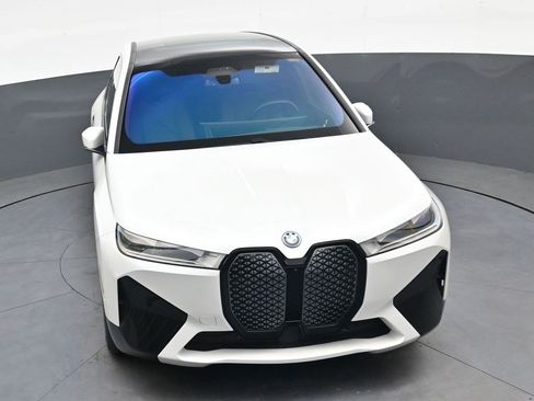 Used 2024 BMW iX xDrive50 w/ Premium Package AWD/4WD image 29