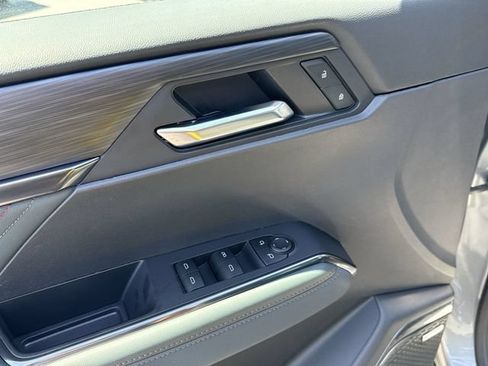 Certified 2025 GMC Acadia AT4 AWD/4WD image 24