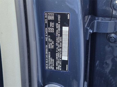 Used 2022 Volvo XC90 T6 Momentum w/ Climate Package image 18