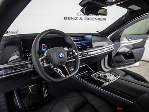 Used 2025 BMW 740i 740i w/ Premium Package image 17