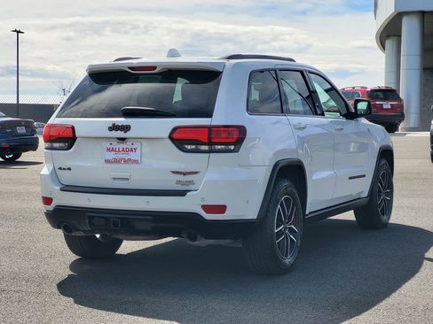 Used 2019 Jeep Grand Cherokee Trailhawk w/ Trailhawk Luxury Group image 3
