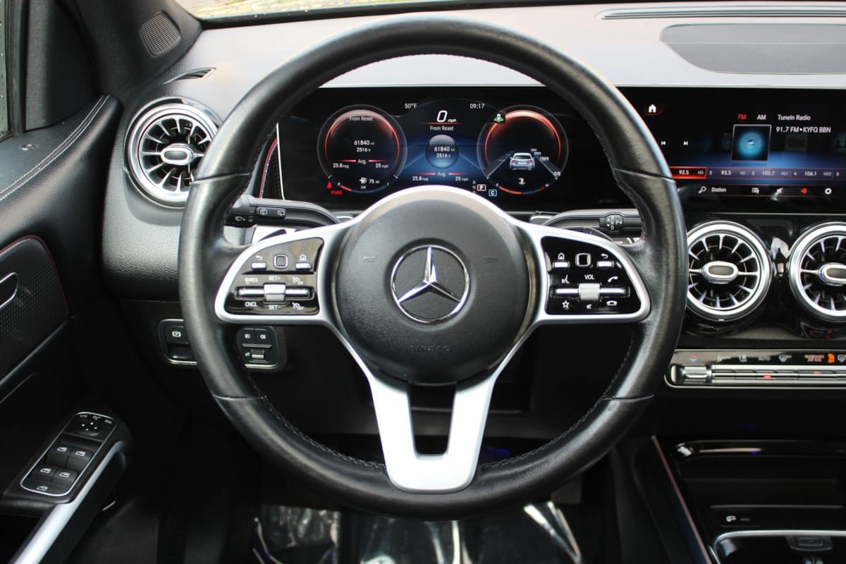 Used 2021 Mercedes-Benz GLB 250 4MATIC image 15