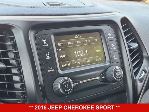 Used 2016 Jeep Cherokee Sport FWD image 26