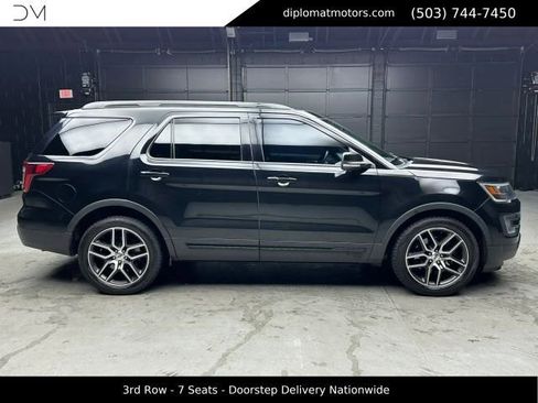 Used 2017 Ford Explorer Sport w/ Equipment Group 401A AWD/4WD image 8