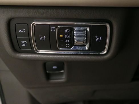 Used 2023 Lincoln Nautilus AWD w/ Premium Package image 37