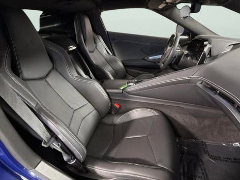 Used 2025 Chevrolet Corvette Stingray Coupe w/ 1LT RWD image 28