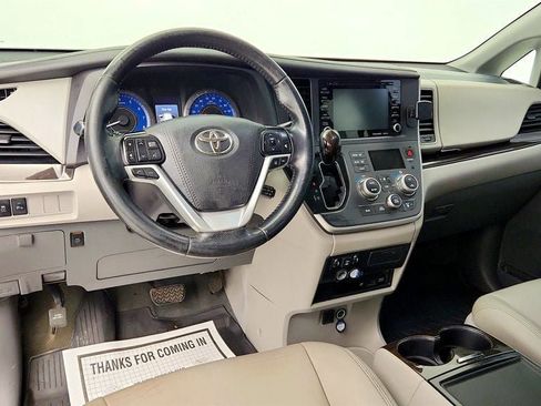 Used 2020 Toyota Sienna XLE Premium AWD/4WD image 13