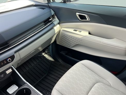 New 2026 Kia Carnival EX FWD image 16