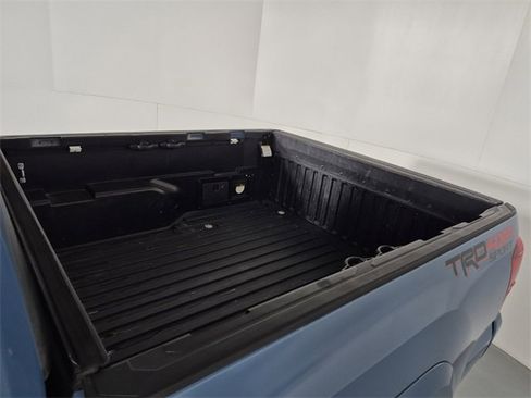 Used 2019 Toyota Tacoma TRD Sport image 15