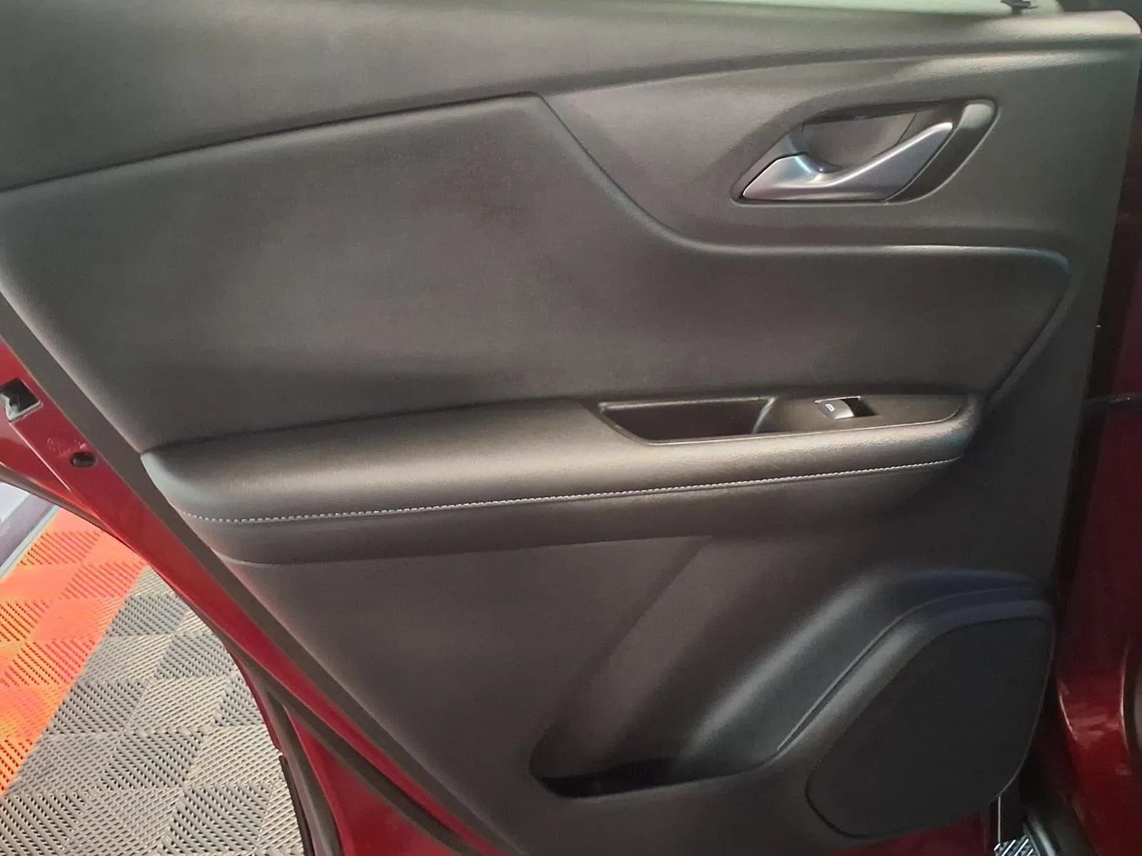 Used 2019 Chevrolet Blazer LT FWD image 14