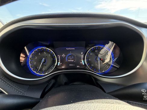 Used 2019 Chrysler Pacifica Limited FWD image 20