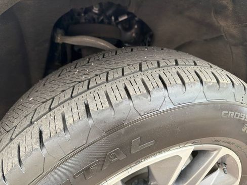 Used 2023 Chevrolet Tahoe LT w/ LT Signature Package image 28