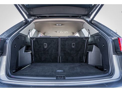 Used 2024 Volkswagen Atlas SE image 32