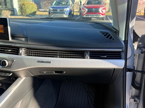 Used 2017 Audi A4 2.0T Premium image 29