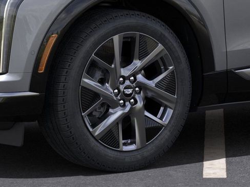 New 2025 Cadillac Optiq Luxury 2 w/ LPO, Floor Liner Package image 9