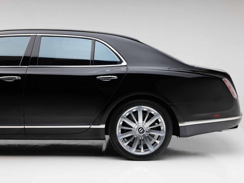 Used 2014 Bentley Mulsanne RWD image 19