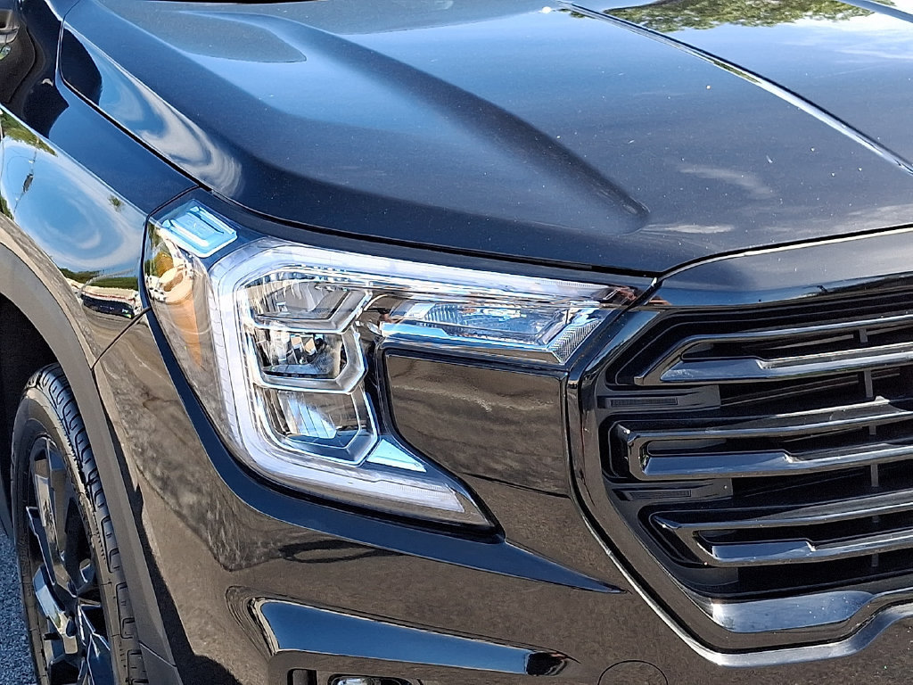 Used 2023 GMC Terrain SLT w/ Elevation Edition AWD/4WD image 11
