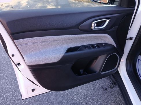 New 2026 Jeep Compass Latitude image 23