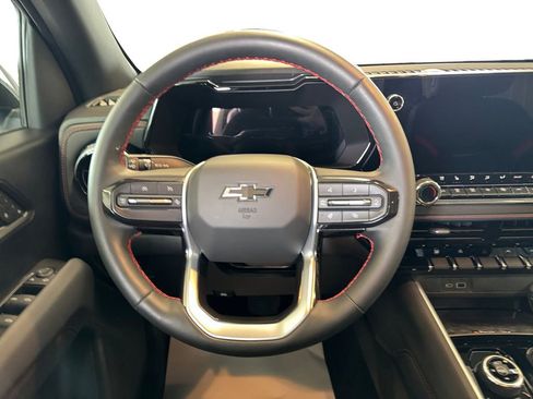 Used 2025 Chevrolet Colorado Z71 w/ Technology Package image 13