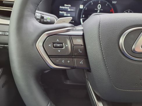 Used 2025 Lexus GX 550 w/ Accessory Package (2T) AWD/4WD image 24